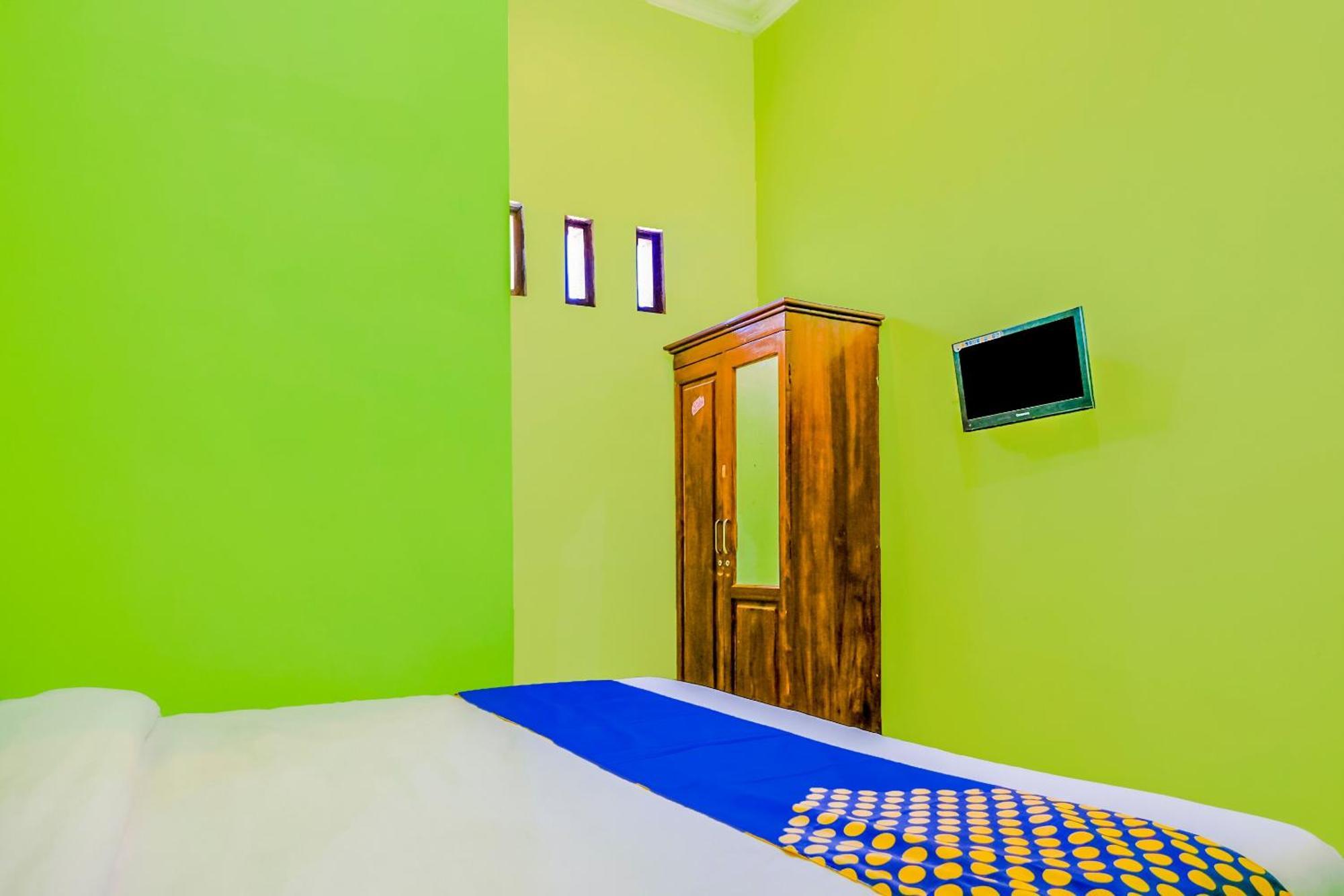Super Oyo 1759 Family Residence Kediri  Exterior photo